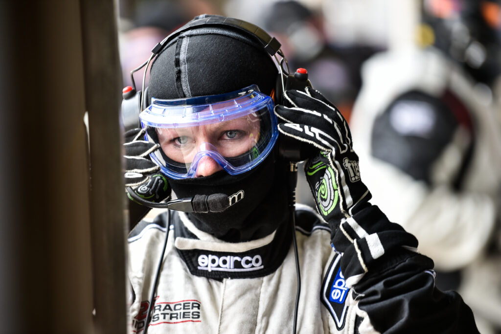 FLASH FEMMES: Alyson Fradgley