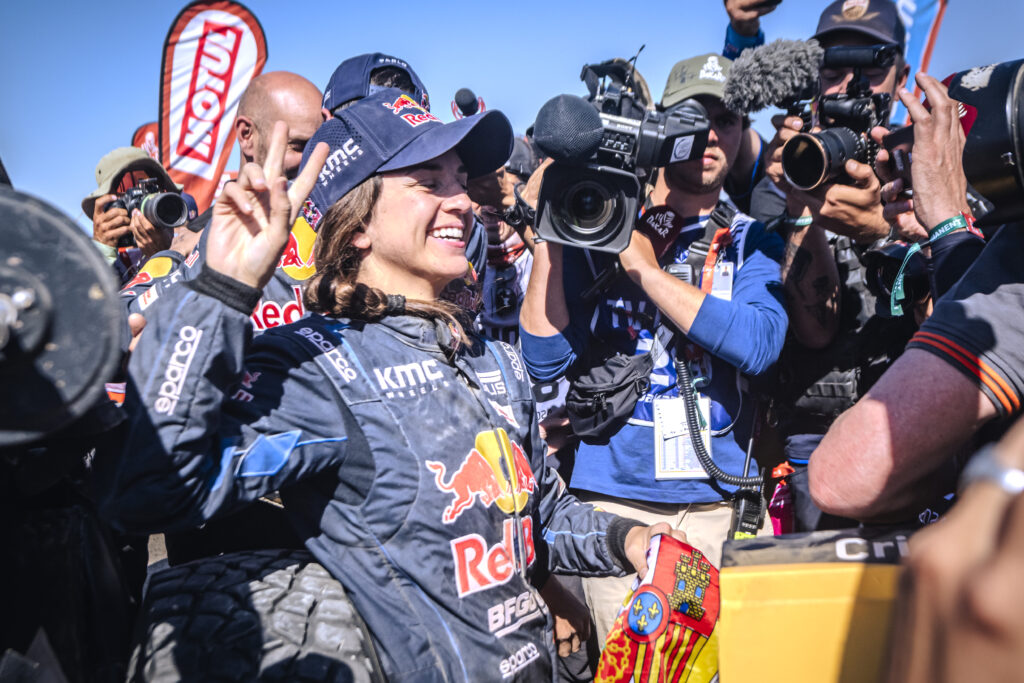 “I Fought Until the End”: Cristina Gutiérrez Makes History with Dakar Rally Victory